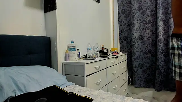 Snapshot of hardnigro chatting on December 16, 2025, 6:24 pm hardnigro online show from December 16, 2025, 6:24 pm