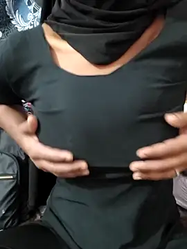 Snapshot of Zoyaa-Zubair chatting on December 21, 2025, 7:48 am Zoyaa-Zubair online show from December 21, 2025, 7:48 am