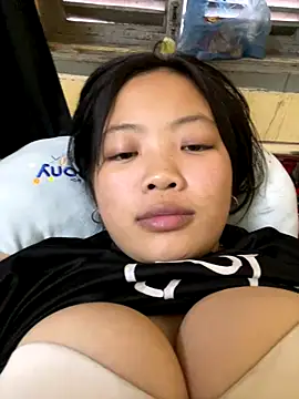 Mailyysa online show from December 18, 2025, 4:18 am