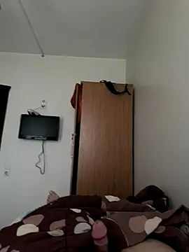 Snapshot of brt2552 chatting on December 22, 2025, 1:41 pm brt2552 online show from December 22, 2025, 1:41 pm