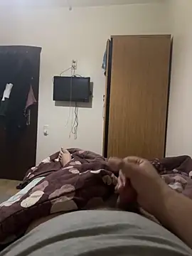 Snapshot of brt2552 chatting on January 7, 2026, 4:48 am brt2552 online show from January 7, 2026, 4:48 am