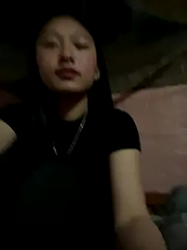 Snapshot of Mayli2x chatting on December 4, 2025, 7:28 am Mayli2x online show from December 4, 2025, 7:28 am