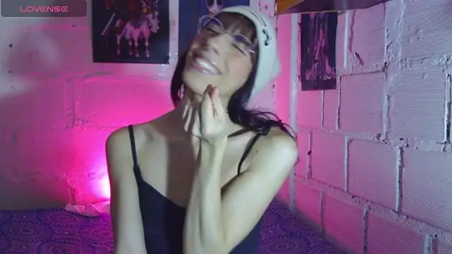 kattycat   online show from December 5, 2025, 5:05 am