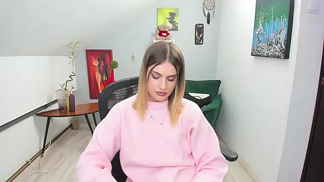 SarahOwenn online show from December 2, 2025, 1:28 pm