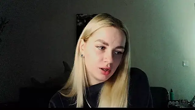 Snapshot of Whitehex666 chatting on December 3, 2025, 4:38 pm Whitehex666 online show from December 3, 2025, 4:38 pm