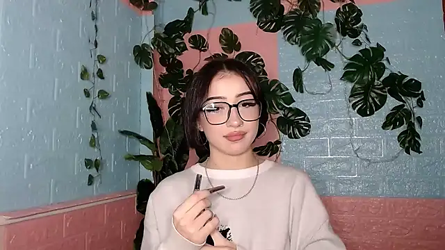 Snapshot of Sweeet_Sss chatting on December 2, 2025, 4:02 pm Sweeet Sss online show from December 2, 2025, 4:02 pm