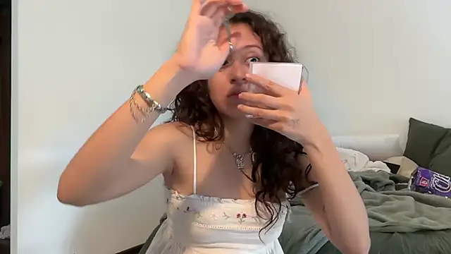 Snapshot of Alicatcua_ chatting on June 24, 2026, 6:51 pm Alicatcua online show from June 24, 2026, 6:51 pm