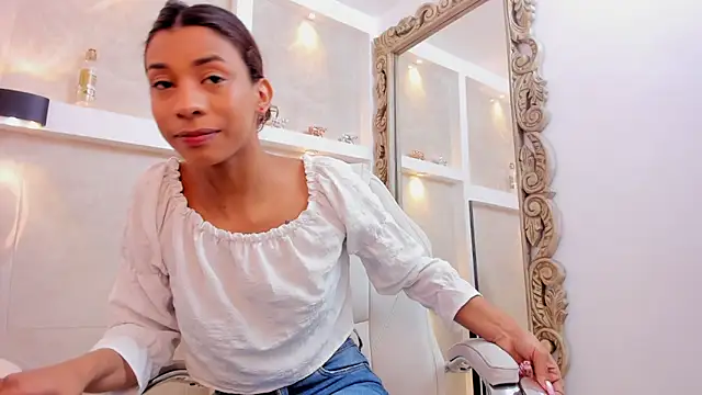 Snapshot of katha_stone chatting on December 15, 2025, 11:14 am katha stone online show from December 15, 2025, 11:14 am