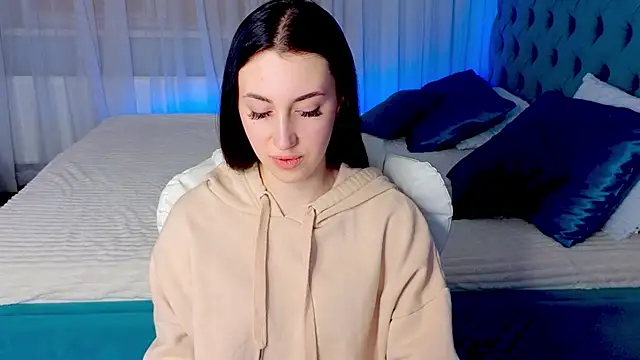 Snapshot of Miss__Linn chatting on February 3, 2026, 3:06 pm Miss Linn online show from February 3, 2026, 3:06 pm