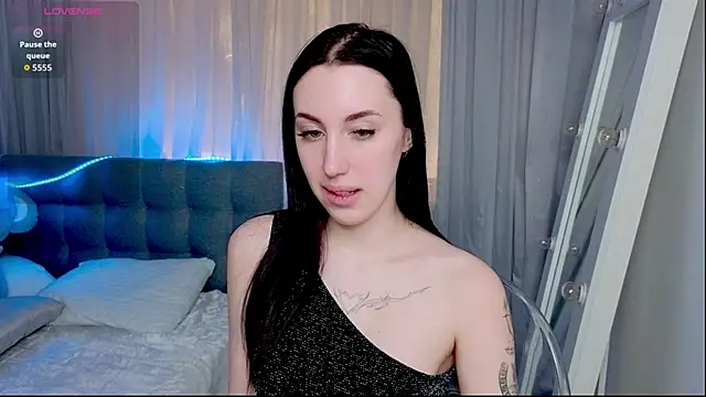 Snapshot of Miss__Linn chatting on February 4, 2026, 11:49 am Miss Linn online show from February 4, 2026, 11:49 am