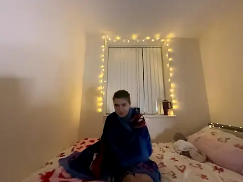 Snapshot of lucyx_xx chatting on December 4, 2025, 6:05 pm lucyx xx online show from December 4, 2025, 6:05 pm