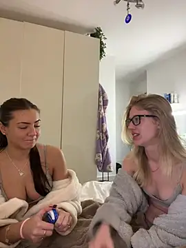 RosieLovexoxx online show from January 9, 2026, 6:10 pm