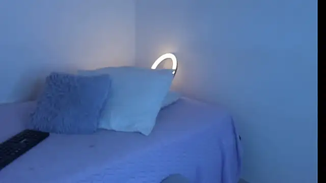 Snapshot of violetaebony chatting on December 15, 2025, 10:52 am violetaebony online show from December 15, 2025, 10:52 am