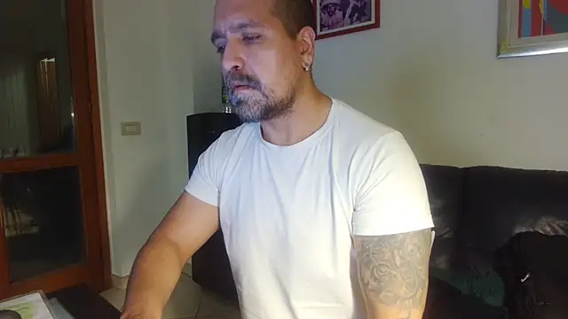 Snapshot of AMIRDIB2025 chatting on December 20, 2025, 3:30 pm AMIRDIB2025 online show from December 20, 2025, 3:30 pm