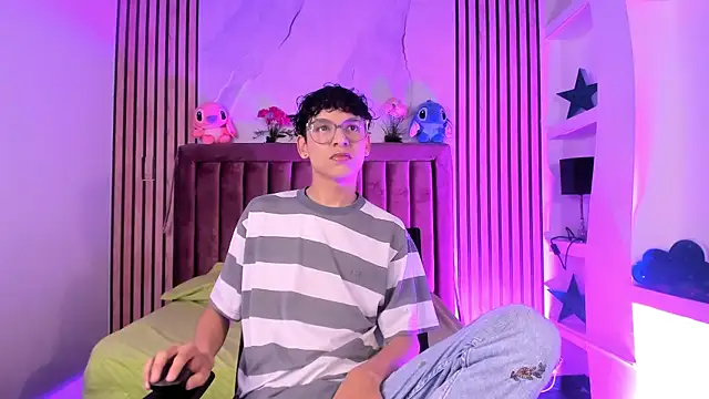 Snapshot of SthepanodiMonaco chatting on December 5, 2025, 7:21 pm SthepanodiMonaco online show from December 5, 2025, 7:21 pm