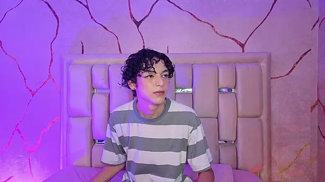 Snapshot of SthepanodiMonaco chatting on March 19, 2026, 3:32 am SthepanodiMonaco online show from March 19, 2026, 3:32 am