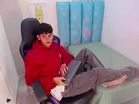 Snapshot of Lil_babyyy_ chatting on December 14, 2025, 3:23 am Lil babyyy online show from December 14, 2025, 3:23 am