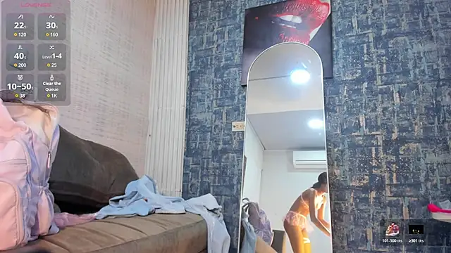 Snapshot of Brizza_H033 chatting on January 8, 2026, 1:35 pm Brizza H033 online show from January 8, 2026, 1:35 pm