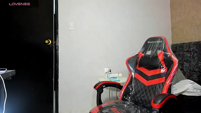 Snapshot of Brizza_H033 chatting on February 5, 2026, 8:57 pm Brizza H033 online show from February 5, 2026, 8:57 pm