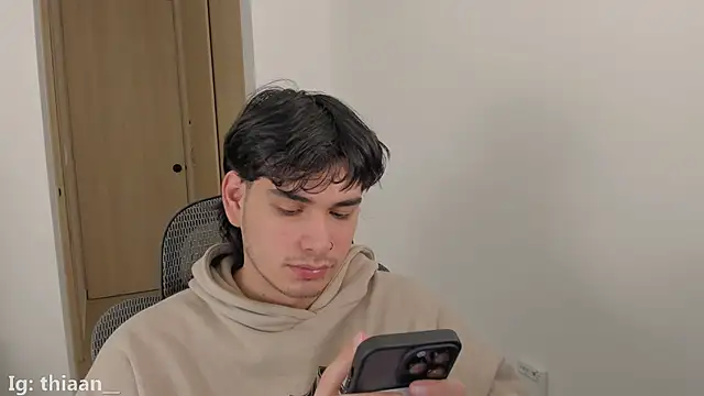 thiaann online show from November 28, 2025, 10:34 pm