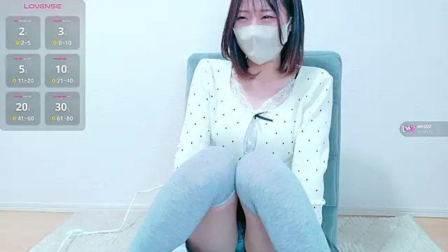 Snapshot of LUNA_BABY25 chatting on December 16, 2025, 2:05 am LUNA BABY25 online show from December 16, 2025, 2:05 am