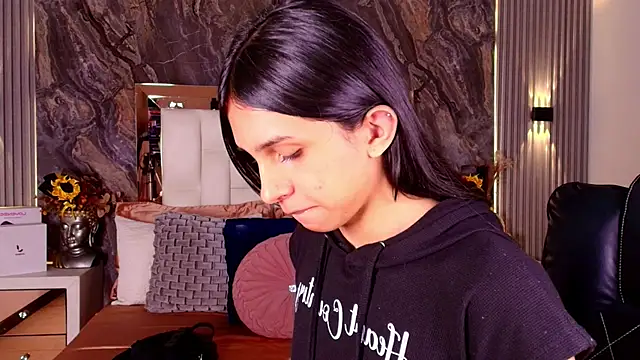 Caroline foster1 online show from March 27, 2026, 12:05 pm