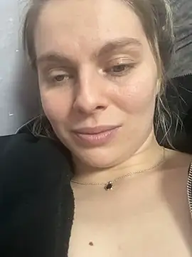 Snapshot of d0uble_trouble chatting on December 21, 2025, 1:40 pm d0uble trouble online show from December 21, 2025, 1:40 pm