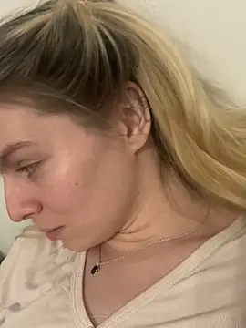 Snapshot of d0uble_trouble chatting on January 6, 2026, 10:45 pm d0uble trouble online show from January 6, 2026, 10:45 pm