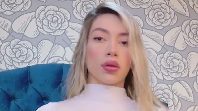 Snapshot of AnnaQuinn chatting on December 22, 2025, 2:47 pm AnnaQuinn online show from December 22, 2025, 2:47 pm