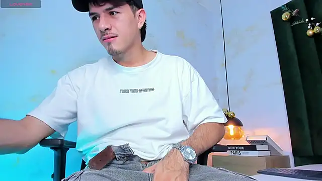 Snapshot of Justin_duque chatting on December 13, 2025, 7:53 pm Justin duque online show from December 13, 2025, 7:53 pm