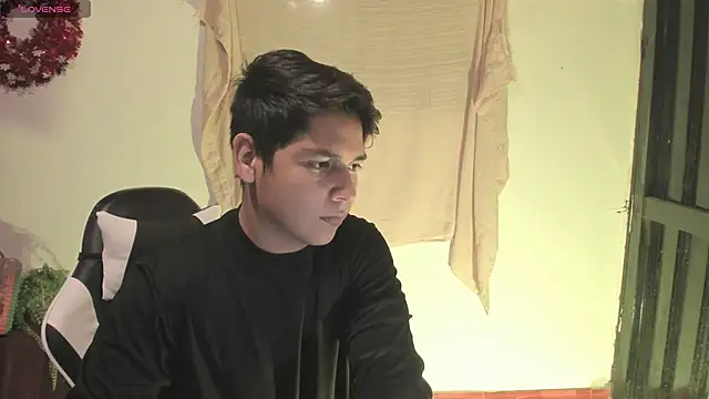 Snapshot of Asta_YunoXXX chatting on December 15, 2025, 1:10 am Asta YunoXXX online show from December 15, 2025, 1:10 am