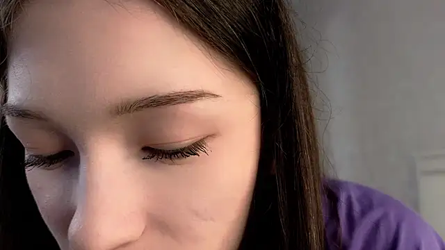 Snapshot of YvonneShames chatting on December 16, 2025, 11:15 am YvonneShames online show from December 16, 2025, 11:15 am