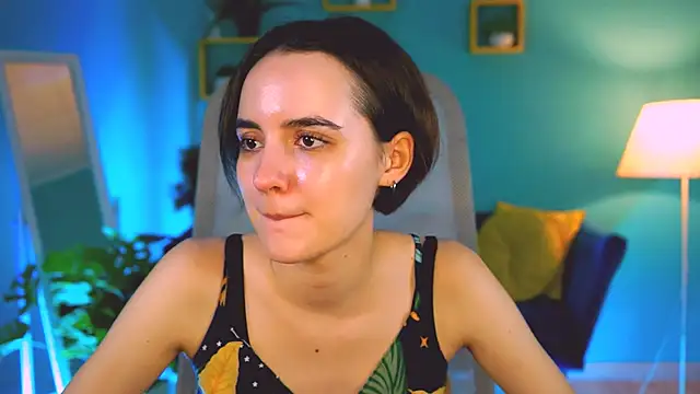 KateWillows online show from December 18, 2025, 4:18 am