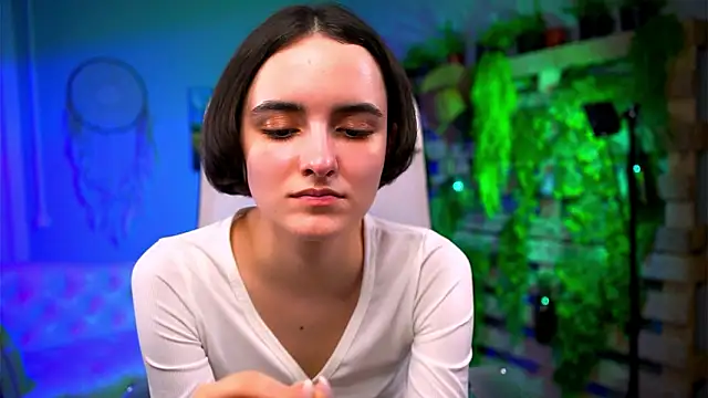 KateWillows online show from March 2, 2026, 7:15 am