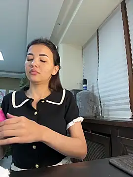 Snapshot of cordeliawow chatting on December 19, 2025, 5:03 am cordeliawow online show from December 19, 2025, 5:03 am