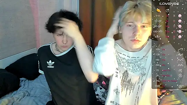 Snapshot of miya_meow_miku chatting on December 13, 2025, 8:04 pm miya meow miku online show from December 13, 2025, 8:04 pm