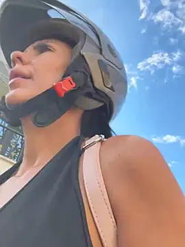 Snapshot of SofhiaTaylor chatting on February 3, 2026, 9:09 pm SofhiaTaylor online show from February 3, 2026, 9:09 pm