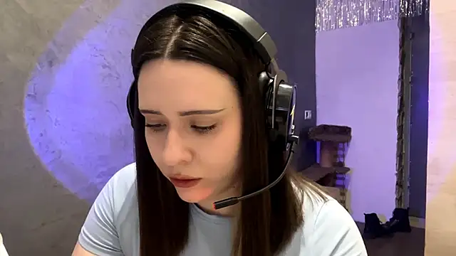 Snapshot of AngeliqueSulima chatting on December 17, 2025, 2:34 pm AngeliqueSulima online show from December 17, 2025, 2:34 pm