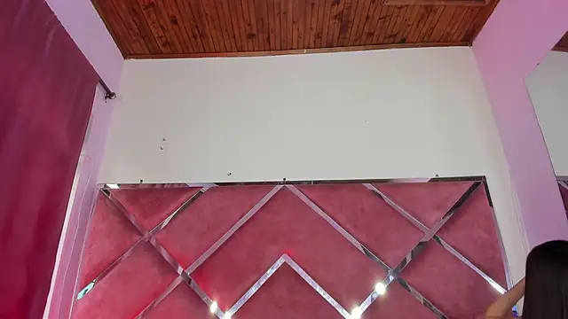 Snapshot of MeganDangelo chatting on February 4, 2026, 7:42 pm MeganDangelo online show from February 4, 2026, 7:42 pm