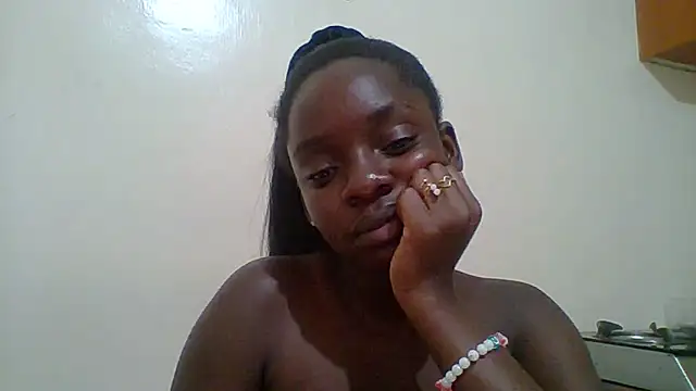 Snapshot of cutest_ebony chatting on December 14, 2025, 11:26 am cutest ebony online show from December 14, 2025, 11:26 am
