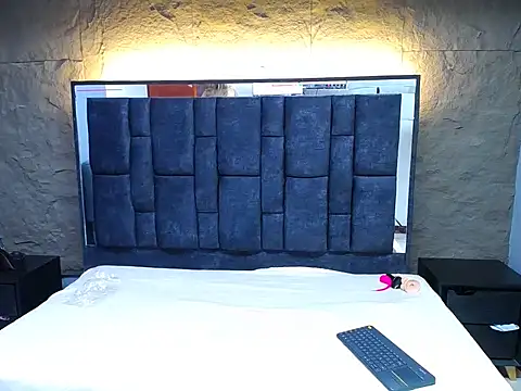 sandy andderson online show from December 20, 2025, 12:12 pm