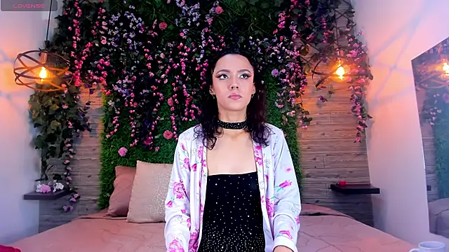 CharlotteKraviz online show from December 22, 2025, 7:11 pm