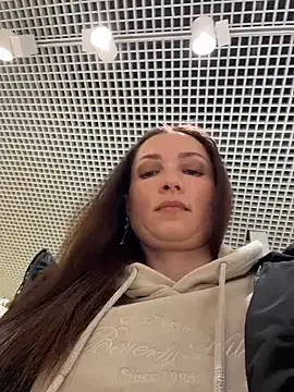 Snapshot of ZaraHill chatting on December 3, 2025, 3:58 am ZaraHill online show from December 3, 2025, 3:58 am