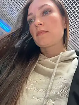 Snapshot of ZaraHill chatting on December 5, 2025, 3:48 am ZaraHill online show from December 5, 2025, 3:48 am