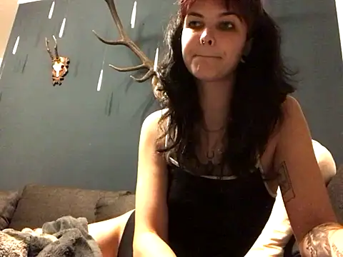 Snapshot of alinavampira_ chatting on December 2, 2025, 8:26 pm alinavampira online show from December 2, 2025, 8:26 pm