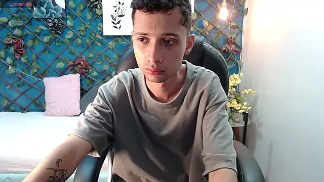 LucassSmith11 online show from May 12, 2026, 10:18 pm
