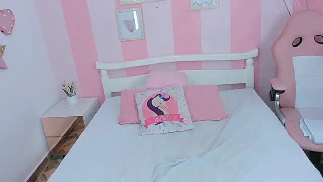 Snapshot of Amaia_Monroe chatting on December 5, 2025, 4:25 pm Amaia Monroe online show from December 5, 2025, 4:25 pm