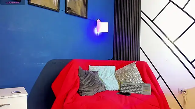 Snapshot of Sky_Rivers chatting on December 2, 2025, 3:34 am Sky Rivers online show from December 2, 2025, 3:34 am