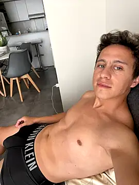 Snapshot of Emanueldickarg chatting on December 4, 2025, 6:27 pm Emanueldickarg online show from December 4, 2025, 6:27 pm