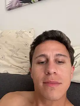 Snapshot of Emanueldickarg chatting on December 15, 2025, 6:23 pm Emanueldickarg online show from December 15, 2025, 6:23 pm